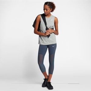 NWT Nike Epic Lux running leggings crops size S